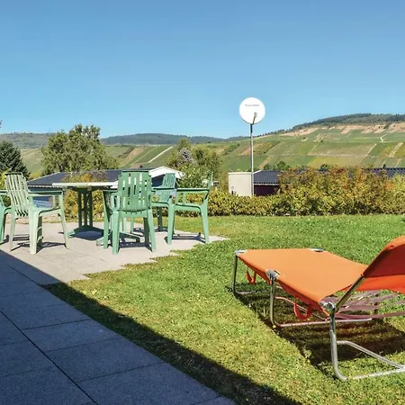 2 Bedroom Nice In An Der Mosel Сasa de vacaciones *